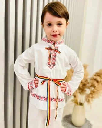 Compleu traditional baieti Rares