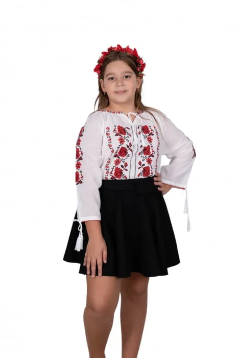 Ie traditionala fetite Steluta 5