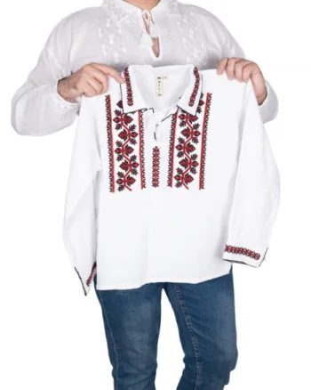 Ie traditionala baieti Sandu