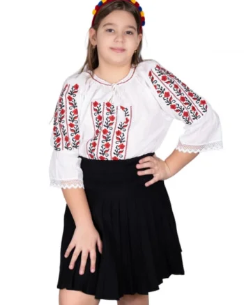 Ie traditionala fetite Jamila