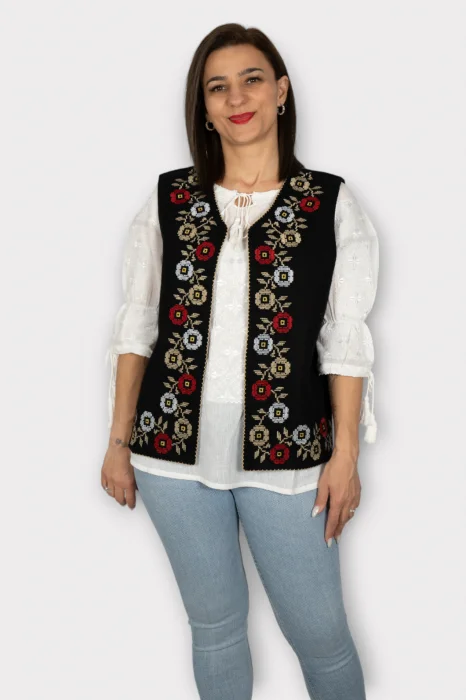 Vesta brodata cu model traditional Damiana 3