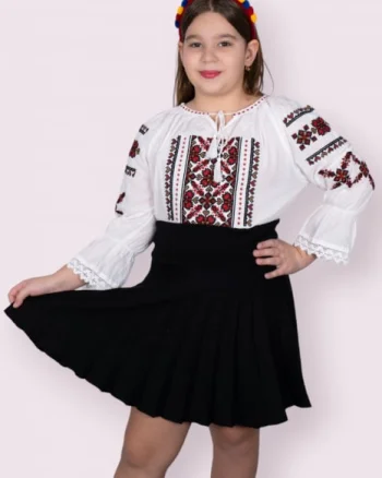 Ie traditionala fetite Melisa 3