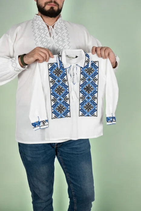 Ie traditionala baieti Bono