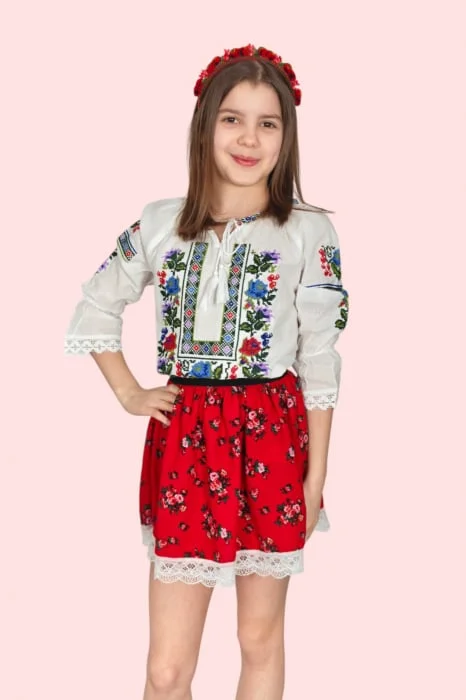 Ie traditionala fetite Ianina 3