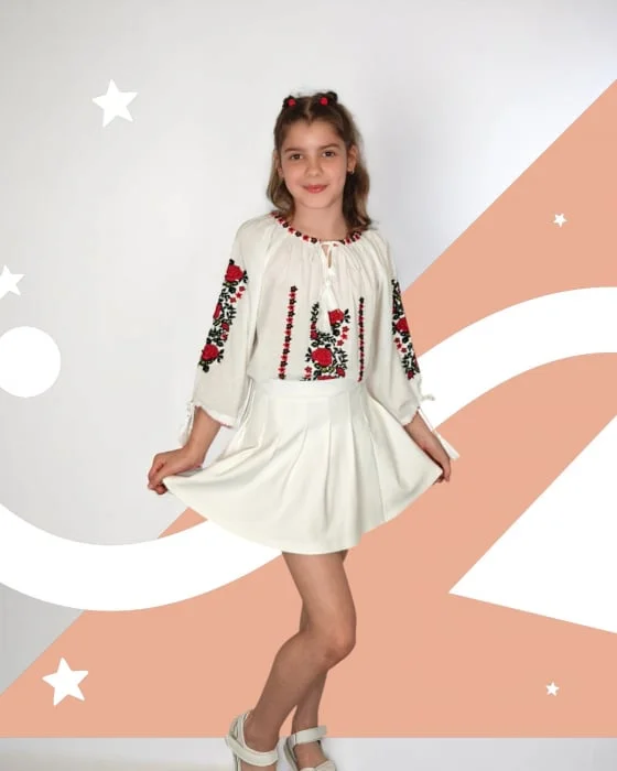 Ie traditionala fetite Eliana