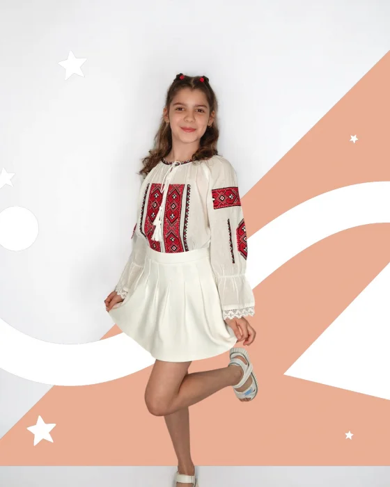 Ie traditionala fetite Mariana 3