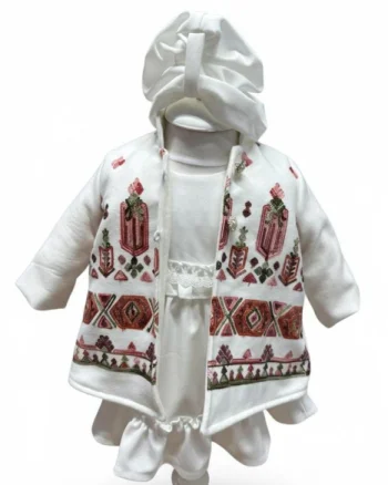 Costum fetita stilizat cu motive traditionale