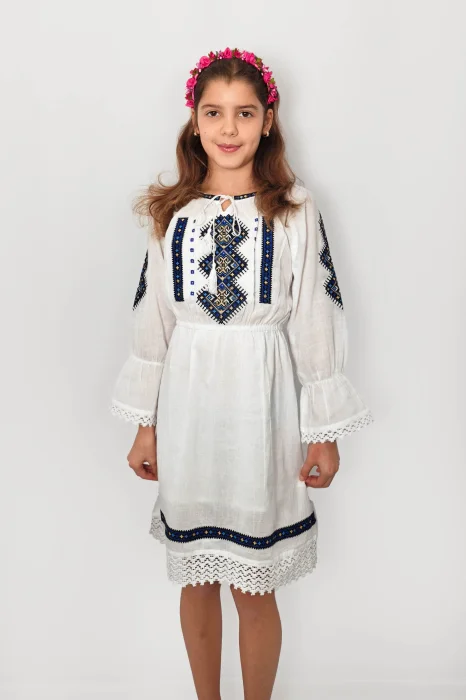 Rochie traditionala fetite Zoe 4