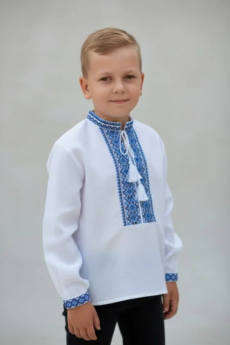 Ie traditionala baieti Tudor 3