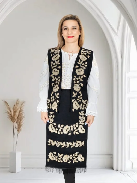 Costum Traditional Vesta si Fote Alina 3