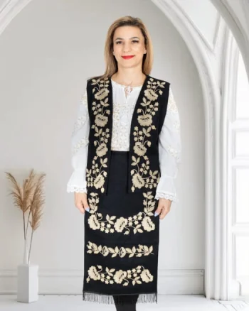Costum Traditional Vesta si Fote Alina 3