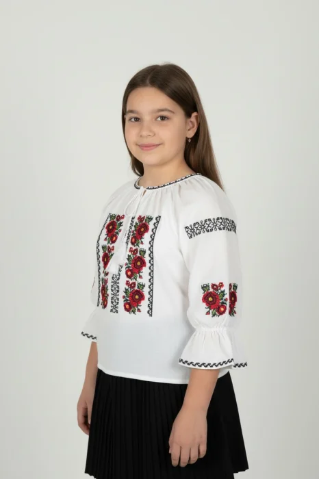 Ie traditionala fetite Silvia 4