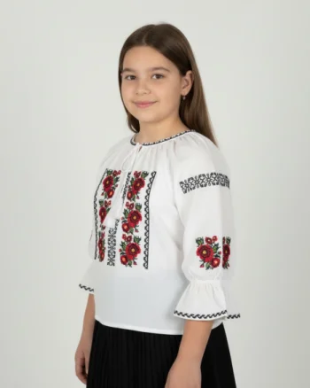 Ie traditionala fetite Silvia 4