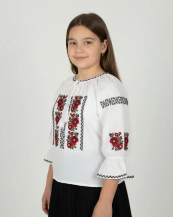 Ie traditionala fetite Silvia 4