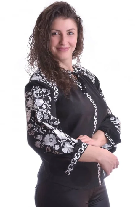 Bluza neagra cu motiv alb Ecaterina