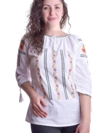 Ie traditionala alba cu motiv geometric multicolor Emilia