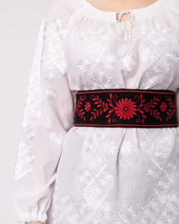 Brau traditional negru cu motiv floral rosu Sofia