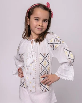 Ie traditionala alba pentru fetite cu motiv floral auriu Dana