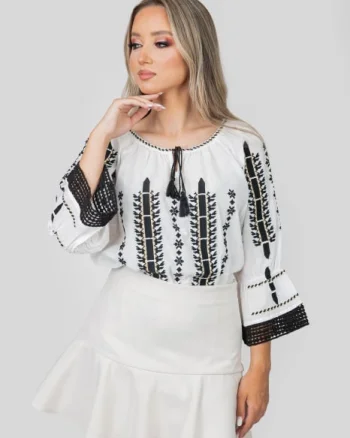 Ie traditionala alba cu motiv geometric negru Viviana 03