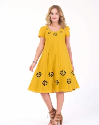 Rochie galbena cu detaliu floral perforat