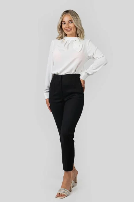 Pantaloni negri cu talie inalta si cusaturi decorative