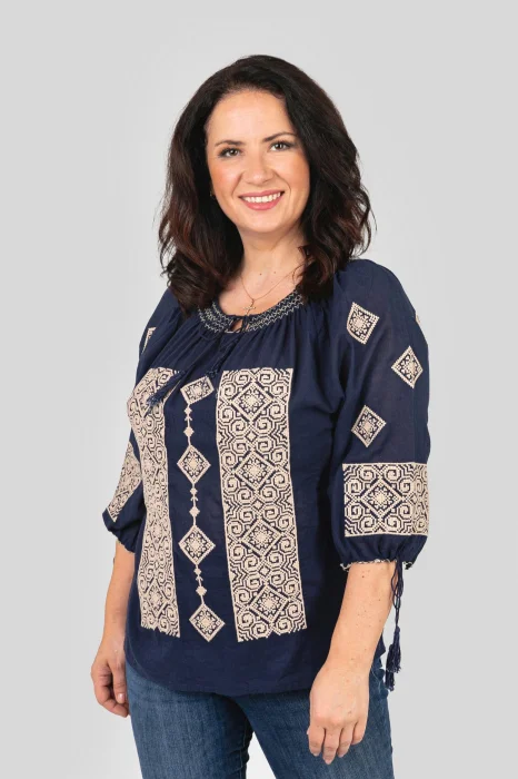 Ie traditionala bleumarin cu motiv geometric crem Tamara 02