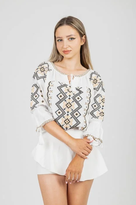 Ie traditionala alba cu motiv geometric crem Erica 03