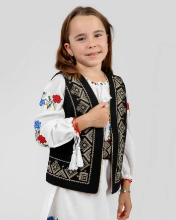 Vesta traditionala neagra pentru fetite cu broderie geometrica crem Flavia 01