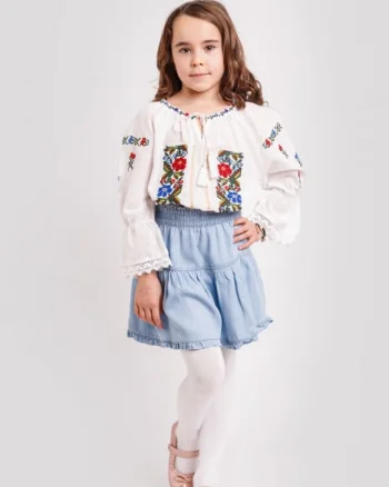 Ie traditionala alba pentru fetite cu motiv floral multicolor Rebeca