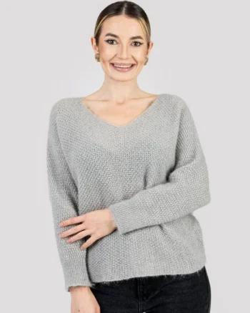 Pulover pufos gri cu maneci largi