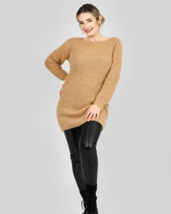 Pulover pufos bej tip rochie cu decolteu barcuta