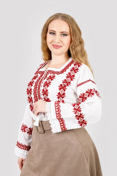 Bluza alba cu motiv geometric rosu Despina
