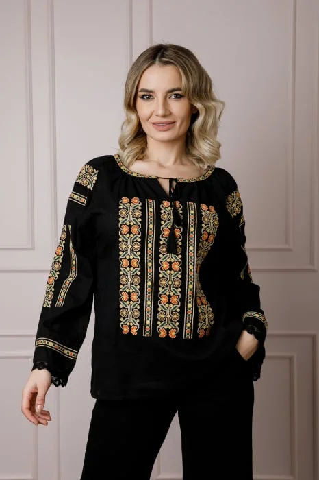 Bluza neagra cu motiv floral multicolor Ariadna