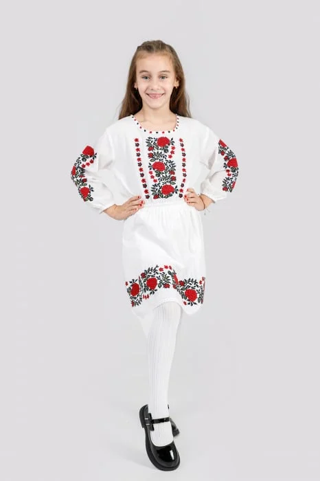 Rochie traditionala alba pentru fetite cu motiv floral rosu Maria