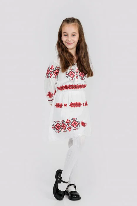 Rochie traditionala alba pentru fetite cu motiv geometric rosu Doris 02