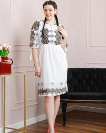 Rochie traditionala alba cu motiv geometric auriu Matilda 02