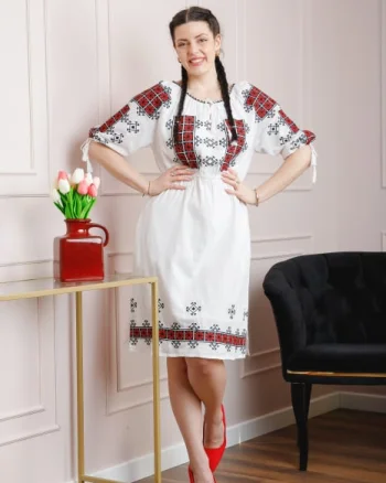 Rochie traditionala alba cu motiv geometric rosu Matilda 03