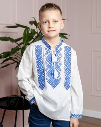 Camasa traditionala de baieti alba cu motiv geometric albastru Sergiu