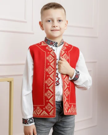 Vesta traditionala de baieti rosie cu broderie geometrica crem Flavius