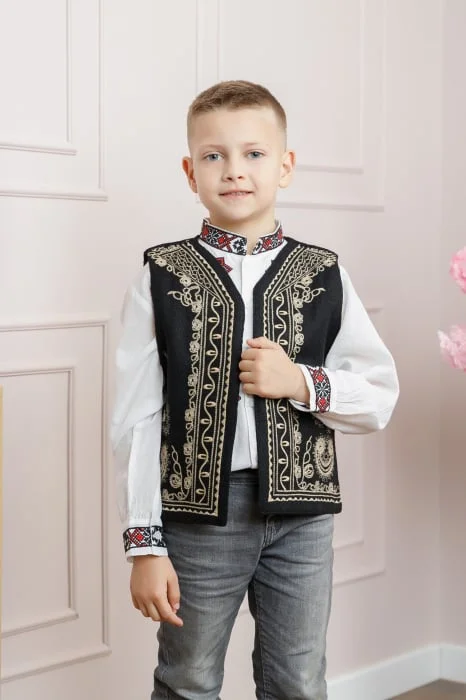 Vesta traditionala de baieti neagra cu broderie florala crem Emil 01