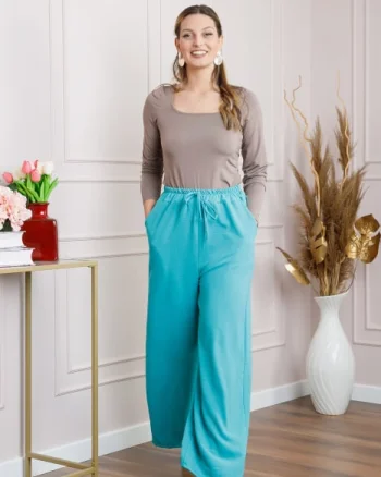 Pantaloni largi turcoaz deschis cu snur in talie