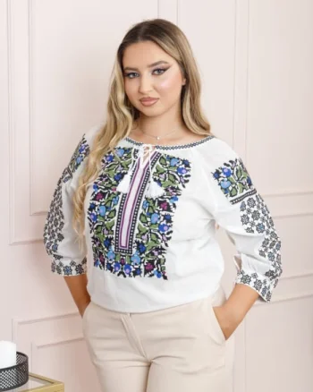Ie traditionala alba cu motiv floral multicolor Laura