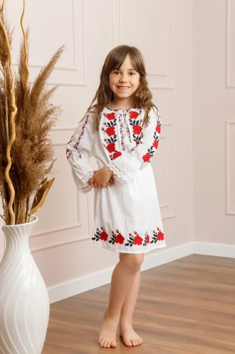 Rochie traditionala alba pentru fetite cu motiv floral rosu Anabela