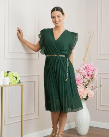 Rochie plisata verde cu volane si lantisor decorativ in talie