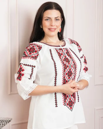 Ie traditionala alba cu motiv floral rosu Martina 03