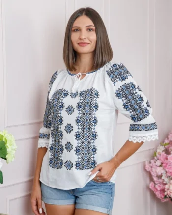 Ie traditionala alba cu motiv geometric albastru Anne 04