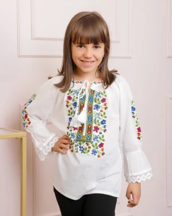 Ie traditionala alba pentru fetite cu motiv floral multicolor Claudia