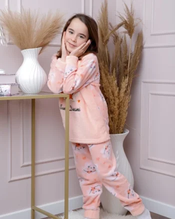 Pijama fetite Daisy din fleece roz somon cu model cu norisori