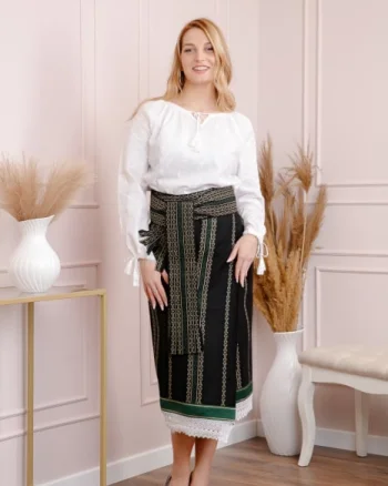 Set traditional catrinta si brau cu broderie verde Matilda 02