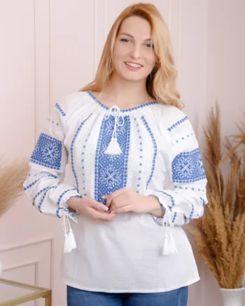 Ie traditionala alba cu motiv geometric albastru Paraschiva 08